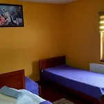 Dacha 127 Pensión 3*