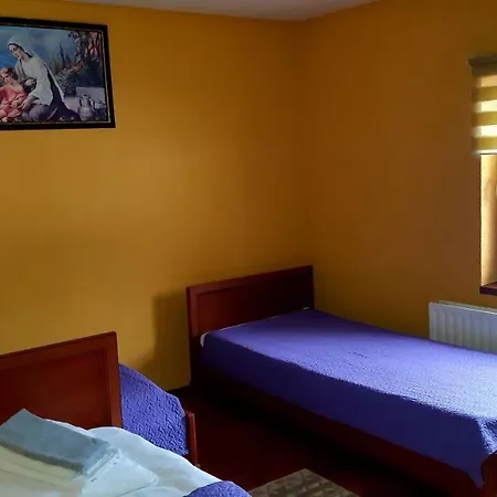 Dacha 127 בית הארחה *